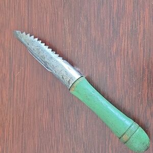 Wooden Handled Vegetable Peeler